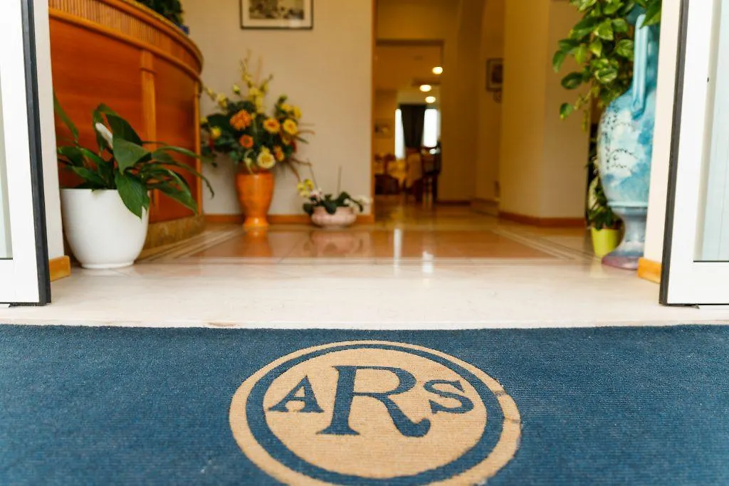 Albergo Roma Spiaggia Rimini 2*,  Italy