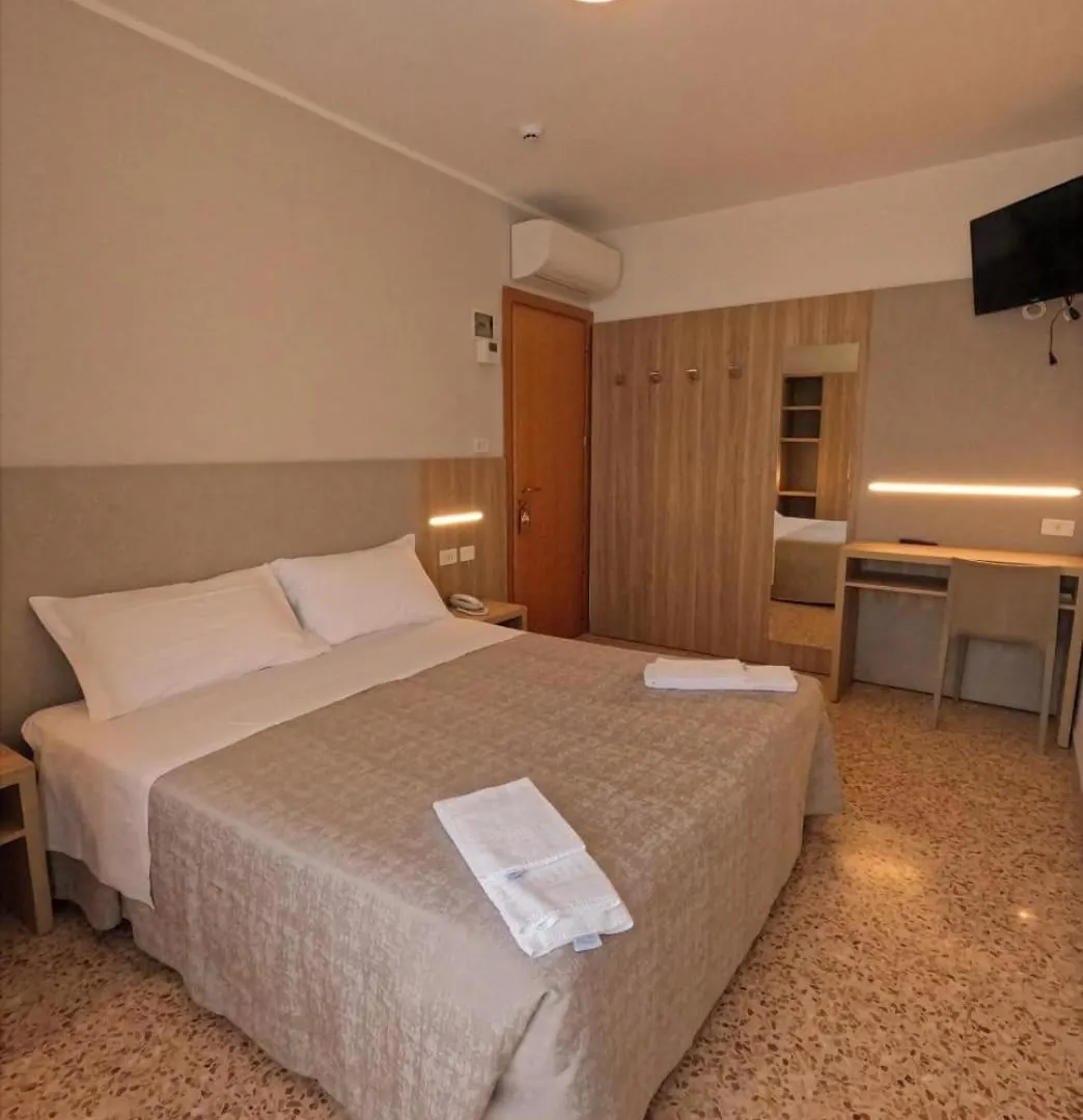 Otel Albergo Roma Spiaggia Rimini