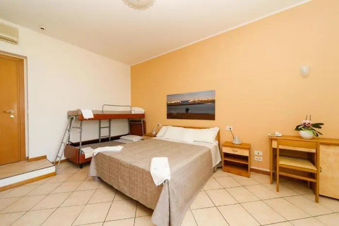 Albergo Roma Spiaggia 리미니 호텔
