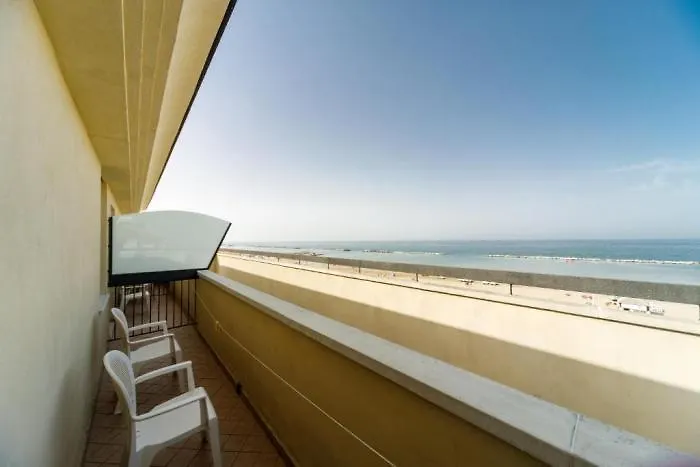 ** Hotel Albergo Roma Spiaggia Rimini Italy
