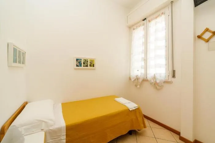 Albergo Roma Spiaggia Rimini 2*,  Italy