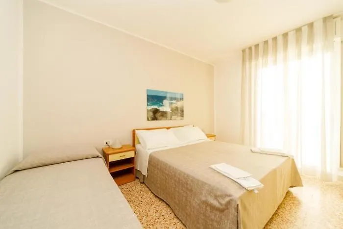 Albergo Roma Spiaggia Rimini 2*,