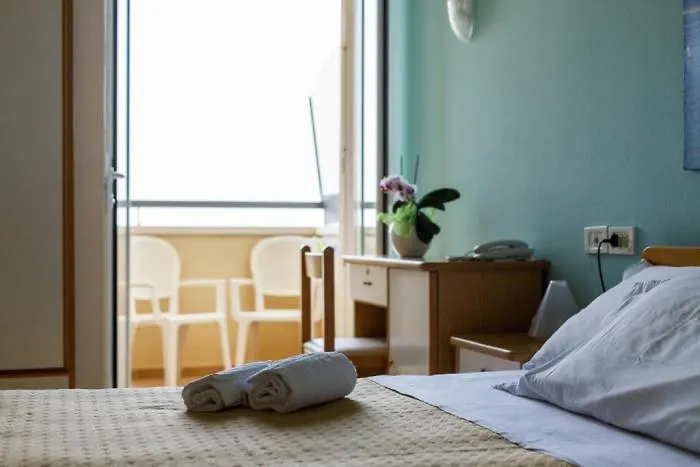 Albergo Roma Spiaggia Rimini 2*,  Italy